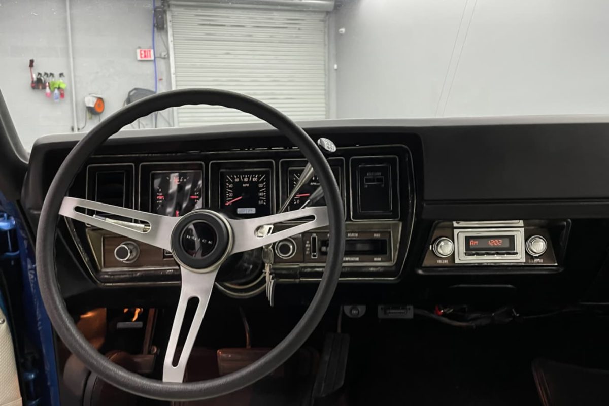 1971-Convertible-Buick-GS-Interior-Front-View