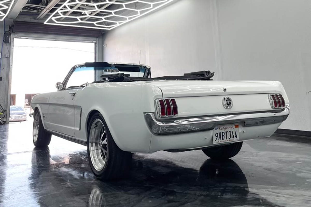 Las-Vegas-1965-white-ford-mustang-left-back-side-view-2