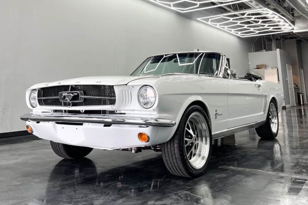 Las-Vegas-1965-white-ford-mustang-left-front-side-view-2