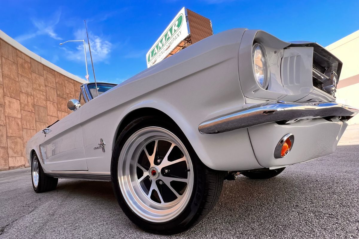 Las-Vegas-1965-white-ford-mustang-right-side-view