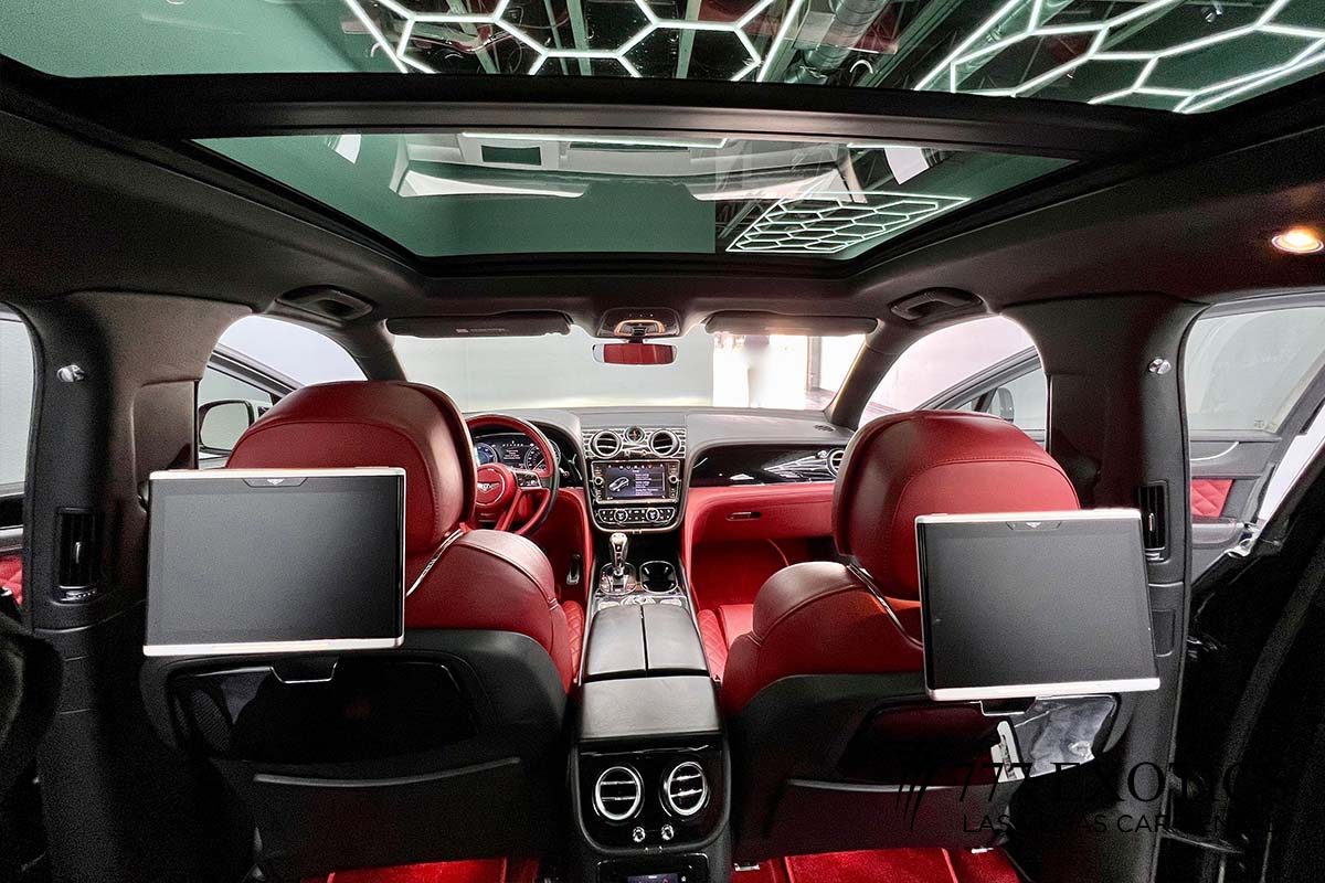Las-Vegas-Bentley-Bentayga-dashboard-view