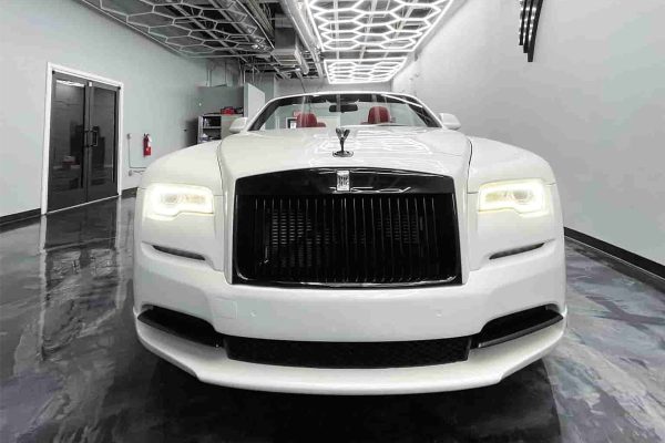 Las-Vegas-Rolls-Royce-Dawn-front-view