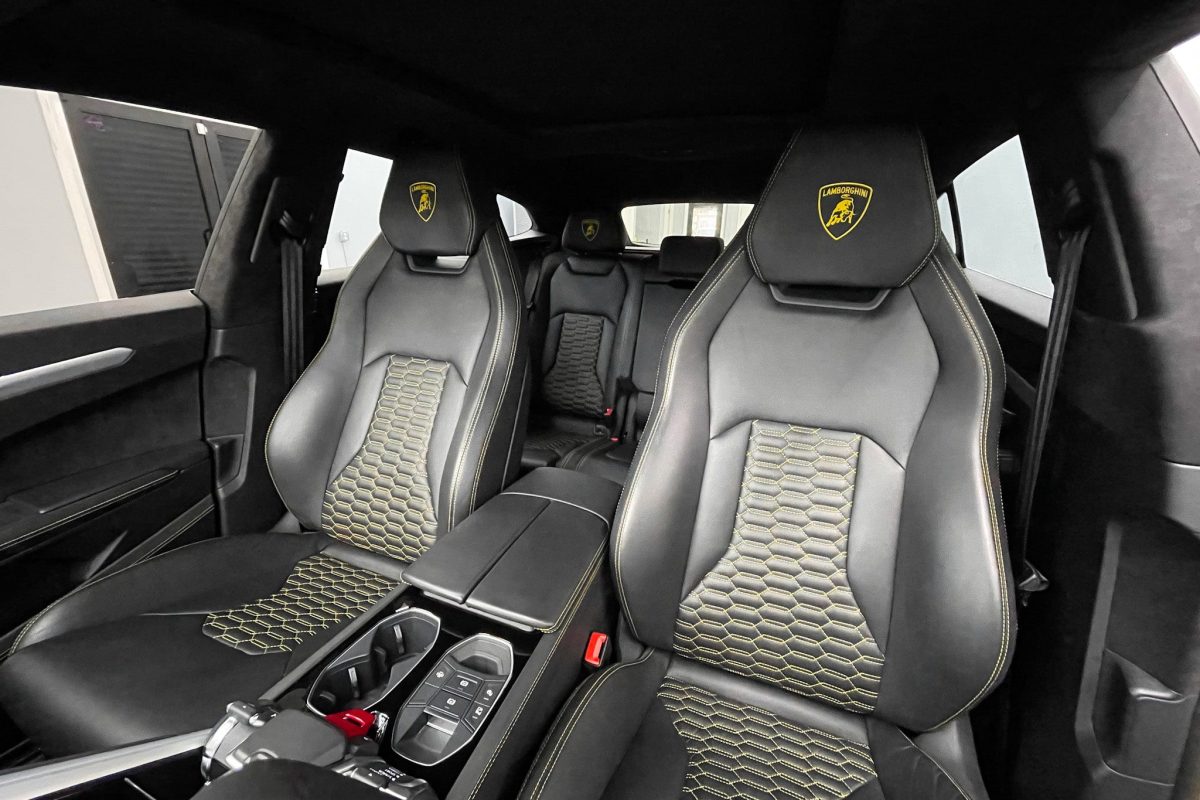 inside-lamborghini-urus-in-las-vegas-min.jpg