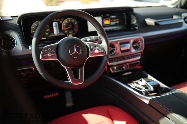White G Wagon steering wheel steering wheel of white g wagon