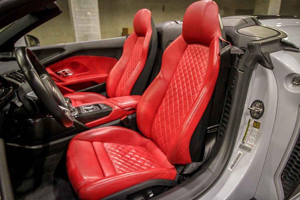 leather seats of audi r8