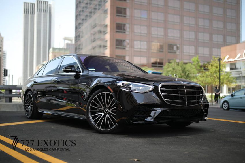 corner view of black mercedes benz s580