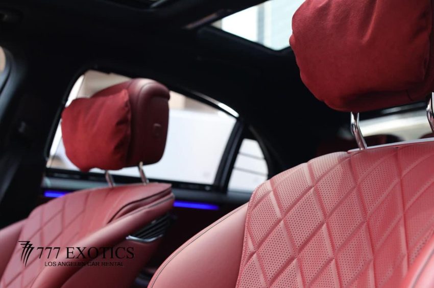 front seats of black mercedes benz s580