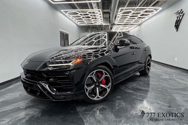 Lamborghini-Urus-Corner-front-View