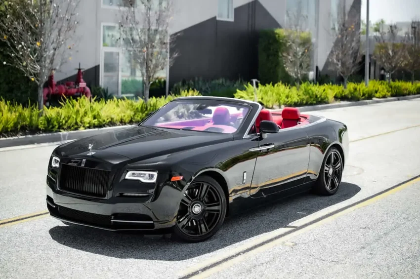 Rolls-Royce-Dawn-Black-Open-Top-Driving-View